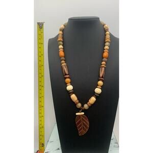 Vintage Shane Boyner Artisan Beaded Necklace W Carved Leaf Pendant Boho Natural
